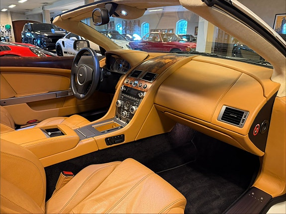 Aston Martin DB9 17 of 27