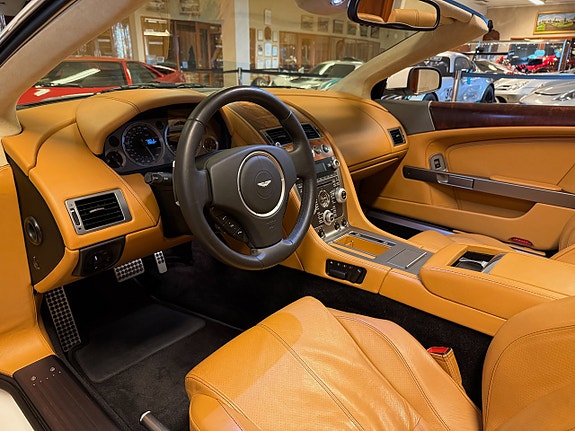 Aston Martin DB9 14 of 27