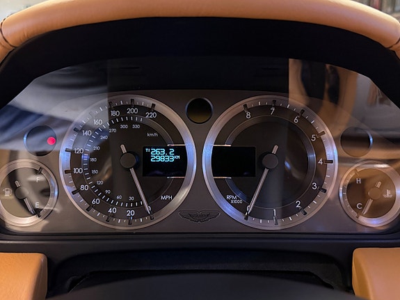 Aston Martin DB9 24 of 27