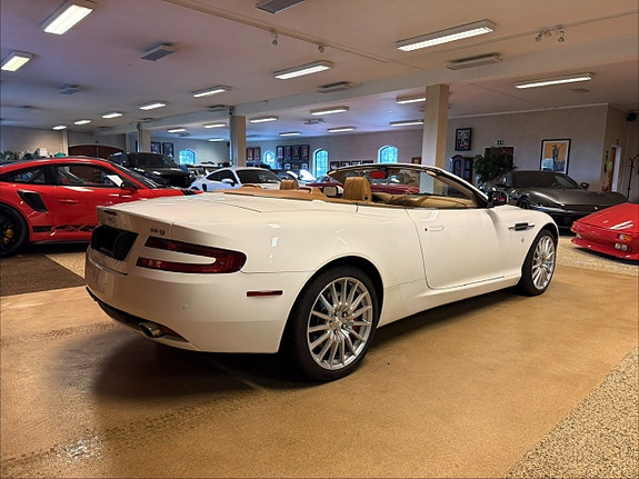 Aston Martin DB9 7 of 27