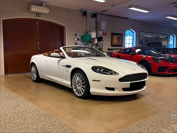 Aston Martin DB9 4 of 27