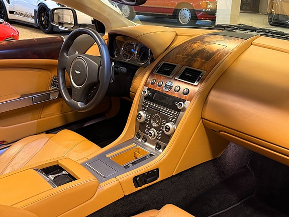 Aston Martin DB9 22 of 27