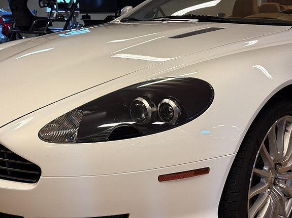 Aston Martin DB9 27 of 27