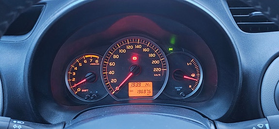 Toyota Yaris 8 of 8