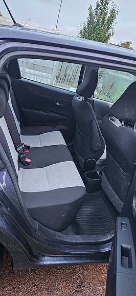 Toyota Yaris 6 of 8