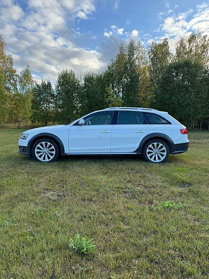 Audi A4 allroad 2 of 14