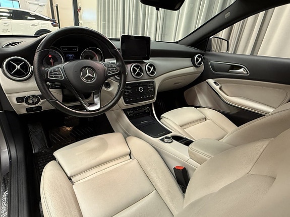 Mercedes-Benz GLA220 d 9 of 14