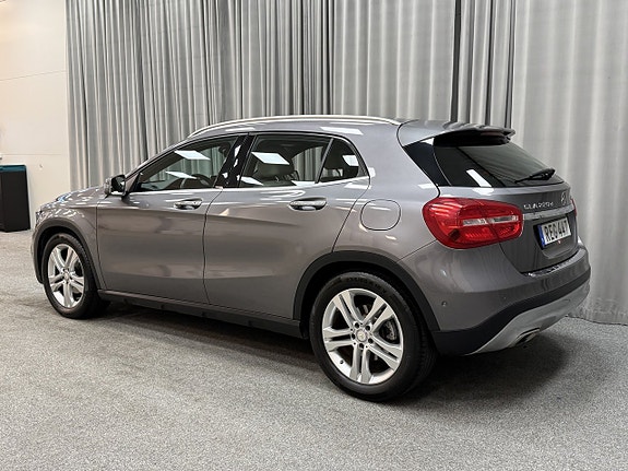 Mercedes-Benz GLA220 d 3 of 14