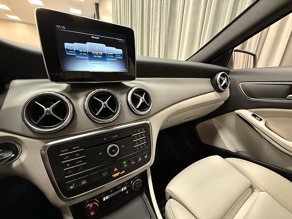 Mercedes-Benz GLA220 d 10 of 14