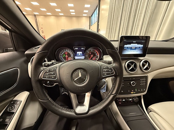 Mercedes-Benz GLA220 d 14 of 14