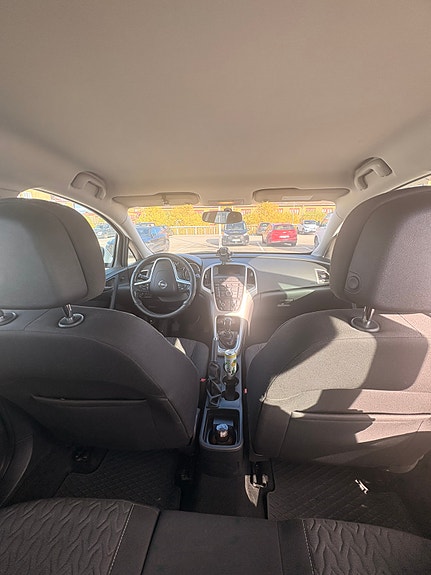 Opel Astra 9 of 16