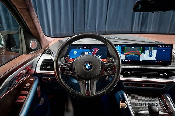 BMW XM 17 of 20