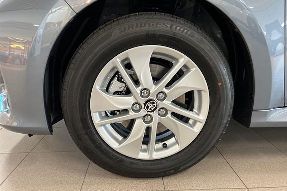 Toyota Yaris 15 of 20
