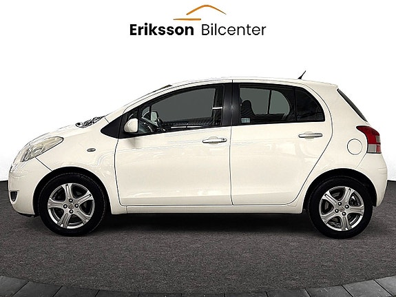 Toyota Yaris 7 of 21