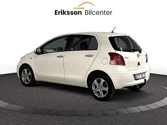 Toyota Yaris 4 of 21