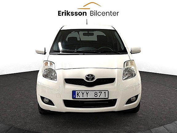 Toyota Yaris 3 of 21