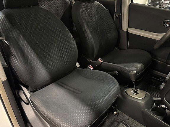 Toyota Yaris 18 of 21