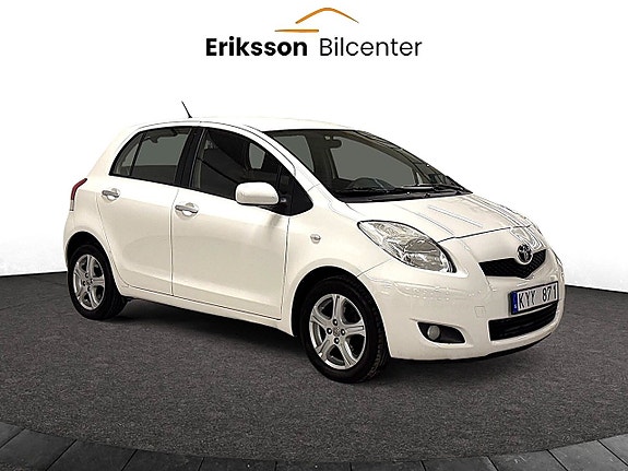Toyota Yaris 2 of 21