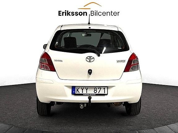 Toyota Yaris 6 of 21