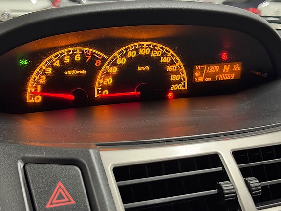 Toyota Yaris 21 of 21