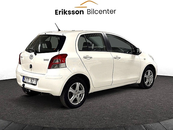 Toyota Yaris 5 of 21