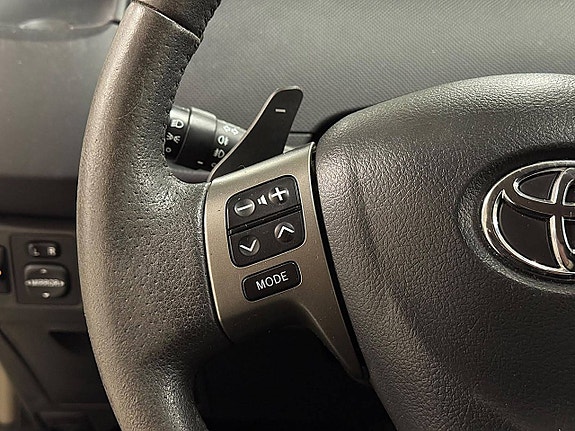 Toyota Yaris 16 of 21