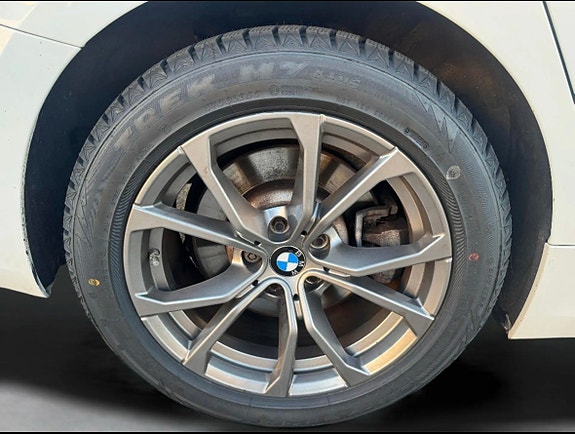 BMW 330e 20 of 20
