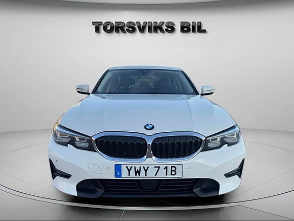 BMW 330e 9 of 20