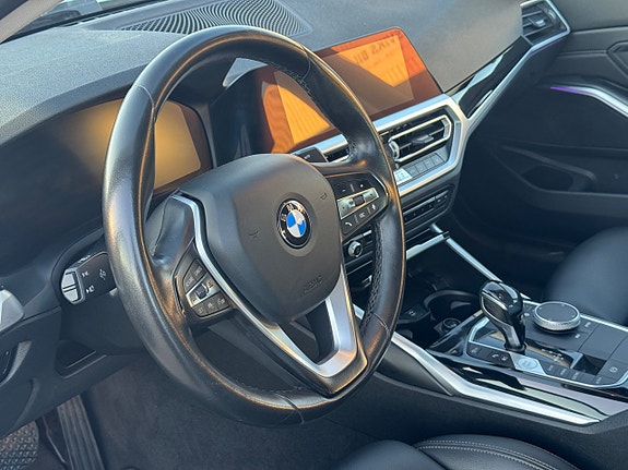 BMW 330e 17 of 20