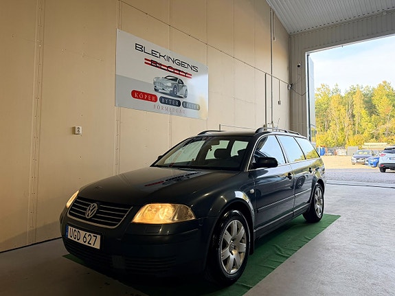 Volkswagen Passat 13 of 16