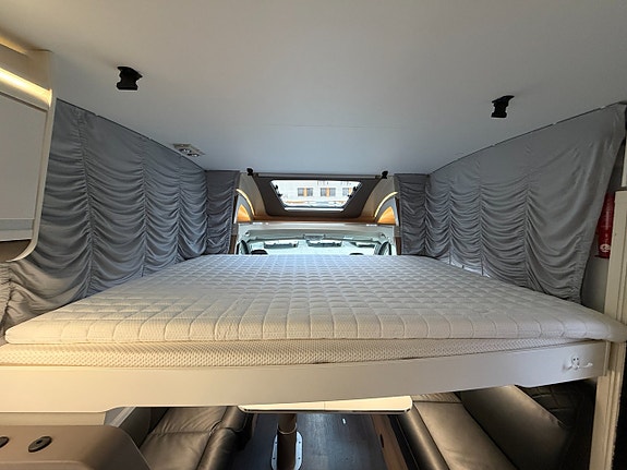 Adria MATRIX 600 DT Plus! 160HK Automat! Stor soffa & lounge! 6,99m! Stor garderob & toalett! Läderklädsel! 15 of 20