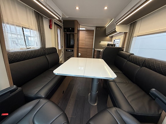 Adria MATRIX 600 DT Plus! 160HK Automat! Stor soffa & lounge! 6,99m! Stor garderob & toalett! Läderklädsel! 5 of 20