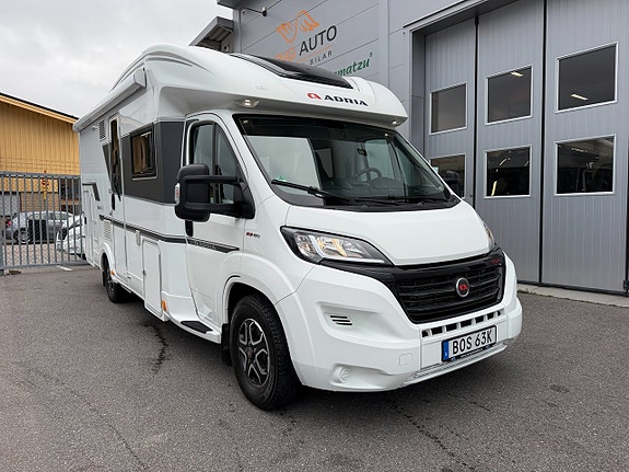 Adria MATRIX 600 DT Plus! 160HK Automat! Stor soffa & lounge! 6,99m! Stor garderob & toalett! Läderklädsel! 17 of 20
