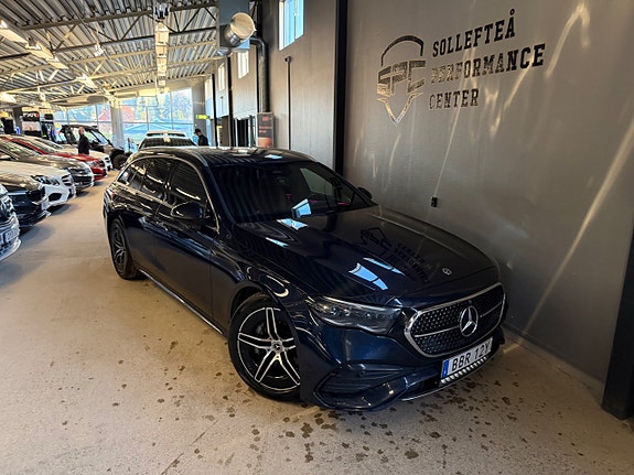 Mercedes-Benz E300 de 4 of 16