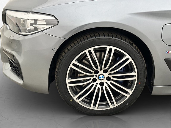 BMW 530e 27 of 30