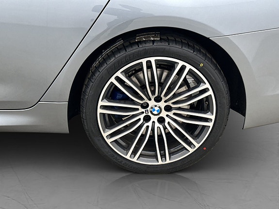 BMW 530e 28 of 30