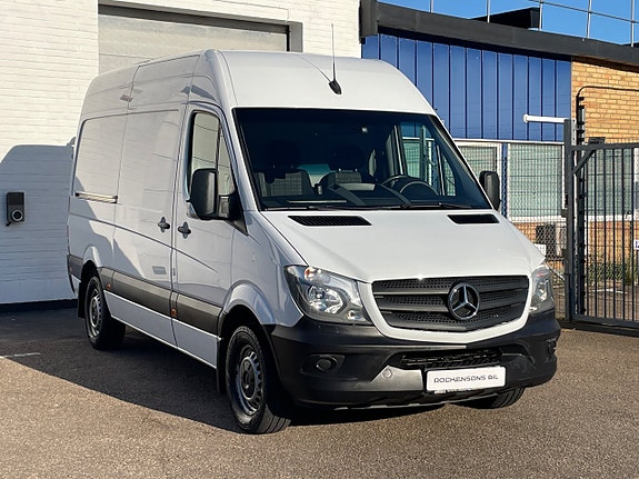 Mercedes-Benz Sprinter 211 2 of 29