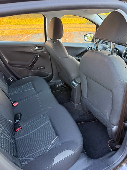 Peugeot 208 9 of 10