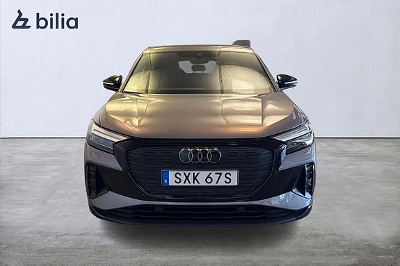 Audi Q4 e-tron 6 of 17