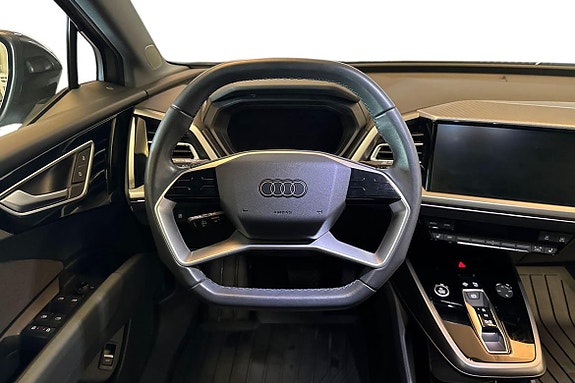 Audi Q4 e-tron 11 of 17