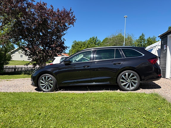 Skoda Octavia 2 of 8