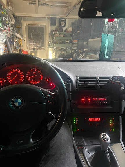 BMW 520i 3 of 3