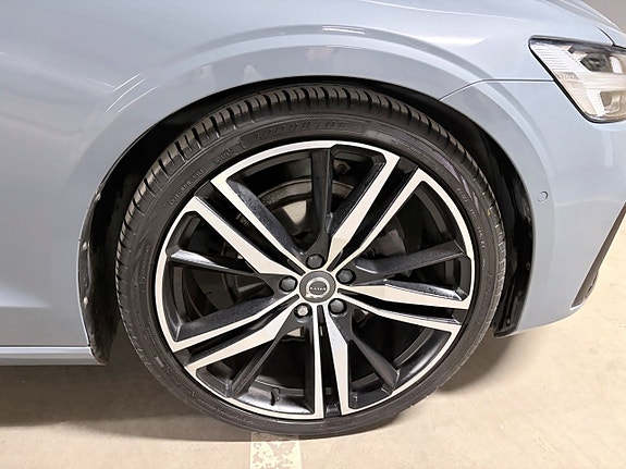Volvo V60 9 of 24