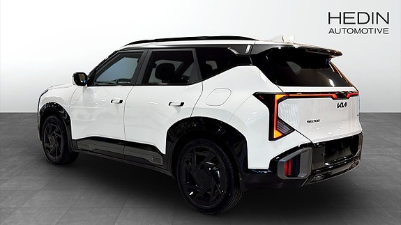 Kia Seltos 6 of 12