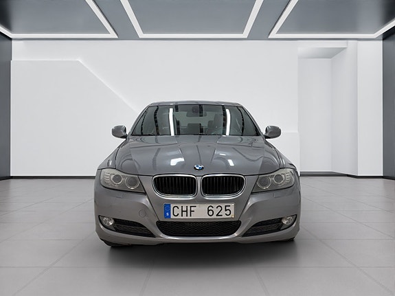 BMW 320d 3 of 15