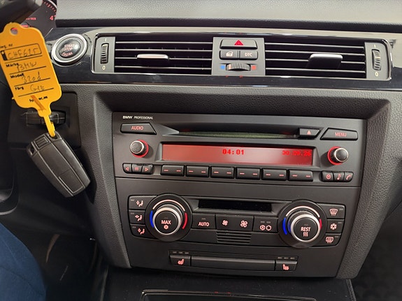 BMW 320d 14 of 15
