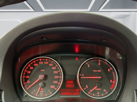 BMW 320d 13 of 15