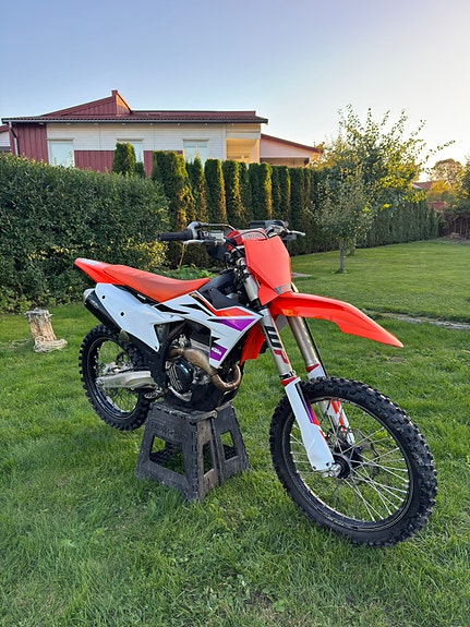 KTM SX-F 250 2 of 8