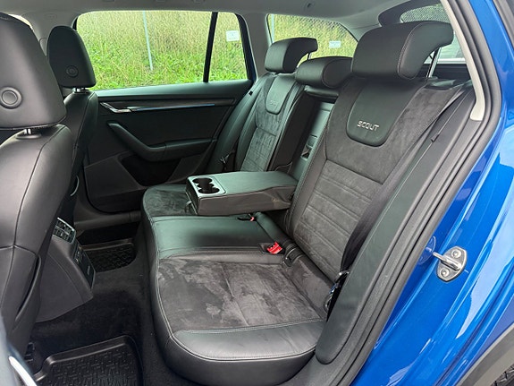 Skoda Octavia Scout 13 of 29