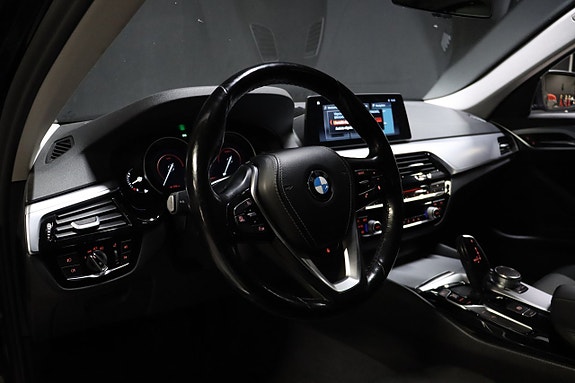 BMW 530e 11 of 25